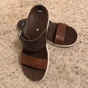 Merrell Around Town Leather sandal